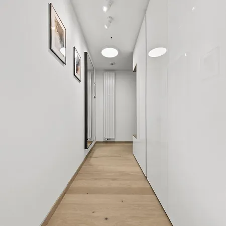 X34th Floor - Touch The Clouds In The Tallest Building In Eurovea Apartment