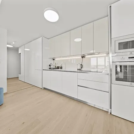 X34th Floor - Touch The Clouds In The Tallest Building In Eurovea Bratislava