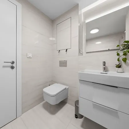 X34th Floor - Touch The Clouds In The Tallest Building In Eurovea * Bratislava