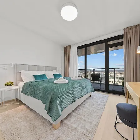 Apartment X34th Floor - Touch The Clouds In The Tallest Building In Eurovea *