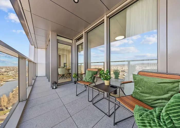 X34th Floor - Touch The Clouds In The Tallest Building In Eurovea Apartment