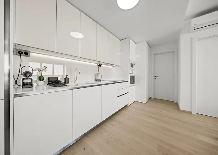 Apartment X34th Floor - Touch The Clouds In The Tallest Building In Eurovea