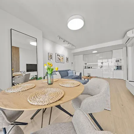 X34th Floor - Touch The Clouds In The Tallest Building In Eurovea Διαμέρισμα Μπρατισλάβα