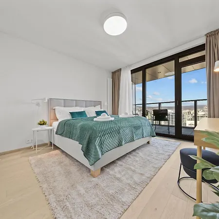 X34th Floor - Touch The Clouds In The Tallest Building In Eurovea Διαμέρισμα *