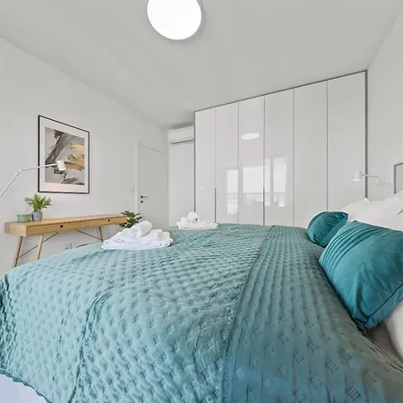 X34th Floor - Touch The Clouds In The Tallest Building In Eurovea Διαμέρισμα Μπρατισλάβα